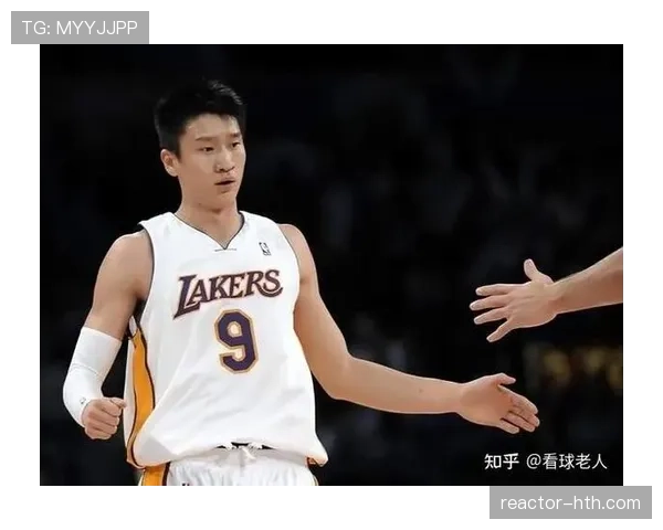 孙悦推着菜篮子那画面,和当年上Lakers的明星范判若两人 孙悦推着菜篮子那画面,和当年上Lakers的明星范判若两人